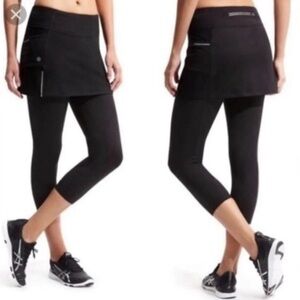 Athleta Be Free 2 in 1 black skirt w/cropped capri leggings Sz-S. Y4